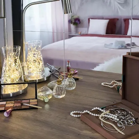 W&k Glam - Z Balkonem, Faktura Vat, Parking W Garazu, Netflix Apartmán Košalín